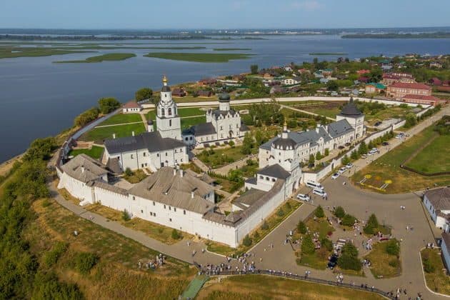 Всё везде и сразу: Раифа, Иннополис и Свияжск на автомобиле