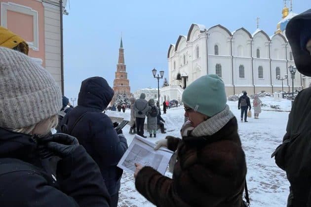 Мы в России, но только у нас налево мечеть, направо церковь