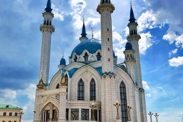 Знакомство с двумя пешеходными улицами: Баумана и Каюма Насыри