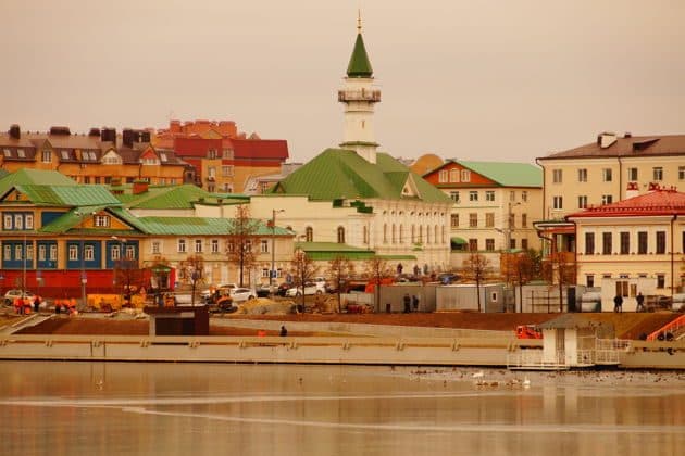 Знакомство с двумя пешеходными улицами: Баумана и Каюма Насыри