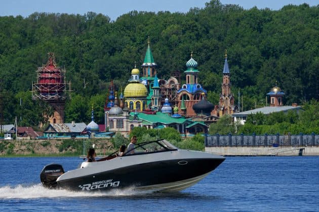 Чудеса Волги: авторская прогулка на катере из Казани к Храму всех религий